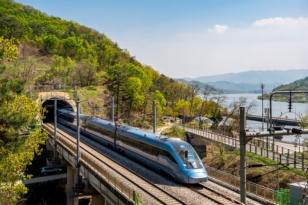 On a roll: Korea’s high-speed train tech reaches the global market Photo
