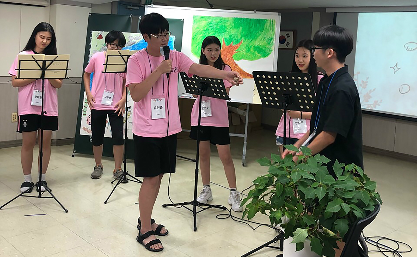 ‘우리낭독 공연’ 프로그램에 참여한 학생들