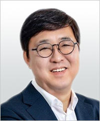 최휘영 장관 상반신 사진